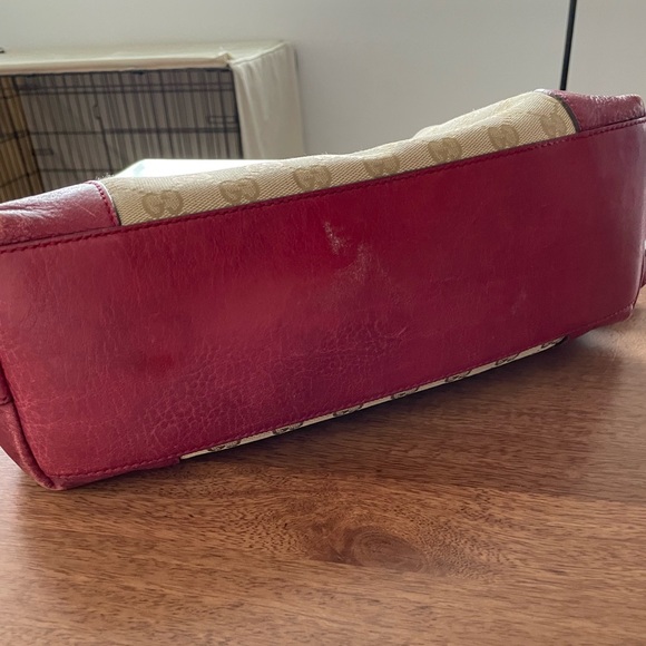 Gorgeous Red Classic Gucci Bag 👛 - Picture 3 of 15